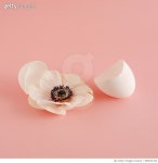 898031326 | 게티이미지코리아 | Flowers game still life on pink background Royalty-Free 이미지