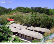 MHXA18004425 | 게티이미지코리아 | 국가민속문화재 제197호 서천 이하복고택 전경 Rights-Managed 이미지