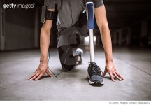 986849010 | 게티이미지코리아 | Confident Amputee Athlete Man On Start Line Royalty-Free 이미지