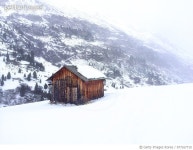 977167710 | 게티이미지코리아 | Winter Cabin Royalty-Free 이미지