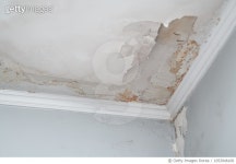1053946100 | 게티이미지코리아 | Closeup on the water damaged ceiling Royalty-Free 이미지