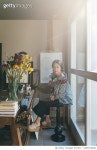 1090915608 | 게티이미지코리아 | Woman working in her studio Royalty-Free 이미지