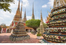 1089793454 | 게티이미지코리아 | Wat Pho temple in Bangkok Thailand during a sunny day Royalty-Free 이미지