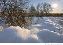 1124347372 | 게티이미지코리아 | Snowy Hills At Dusk. Royalty-Free 이미지