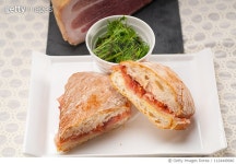 1124449940 | 게티이미지코리아 | Ciabatta Panini Sandwich With Parma Ham And Tomato Royalty-Free 이미지