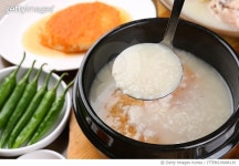 ITTEM219006135 | 게티이미지코리아 | 누룽지닭백숙 누룽지 Royalty-Free 이미지