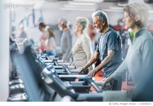 1138385271 | 게티이미지코리아 | Active senior people walking on treadmills in a gym. Royalty-Free 이미지