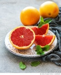 1142082240 | 게티이미지코리아 | Plate With Graprfruits Royalty-Free 이미지