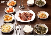 ITTEM219081534 | 게티이미지코리아 | 쌀밥,양념게장,반찬 Royalty-Free 이미지