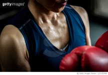 1151357896 | 게티이미지코리아 | Female boxer training at the gym Royalty-Free 이미지