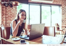 1169235029 | 게티이미지코리아 | Female Starting The Day With Coffee And Lap Top Royalty-Free 이미지