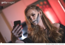 1183448067 | 게티이미지코리아 | Selfie for halloween memory Royalty-Free 이미지