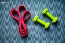 1179639097 | 게티이미지코리아 | Dumbbell and yoga mat Royalty-Free 이미지