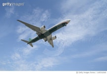 1189342648 | 게티이미지코리아 | one airplane fly in the blue sky Royalty-Free 이미지
