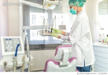 1213835602 | 게티이미지코리아 | Female doctor cleaning dental office Royalty-Free 이미지