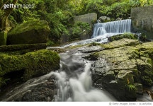 1124458500 | 게티이미지코리아 | Little Hawaii Waterfall Royalty-Free 이미지