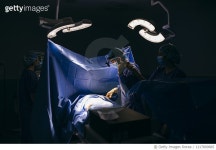 1217809685 | 게티이미지코리아 | Operating room team during an operation Royalty-Free 이미지