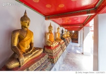 1226783671 | 게티이미지코리아 | Seated golden buddha statues in a row at wat pho in Bangkok , Thailand . Royalty-Free 이미지