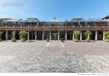1251767283 | 게티이미지코리아 | UK, London, Empty Covent Garden market and square on a sunny day Royalty-Free 이미지