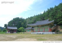 MQGA20000712 | 게티이미지코리아 | 경상북도(경북) 봉화 북지리 마애여래좌상(국보 제201호) 전경 Rights-Managed 이미지