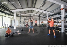 1282857657 | 게티이미지코리아 | Male and Female Athletes Working Out in Cross Training Gym Royalty-Free 이미지