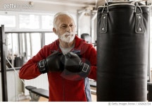 1292621724 | 게티이미지코리아 | Senior in gym getting ready for boxing Royalty-Free 이미지