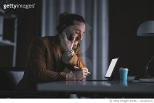 1316264176 | 게티이미지코리아 | Businessman using tablet with stylus pen during phone conversati Royalty-Free 이미지