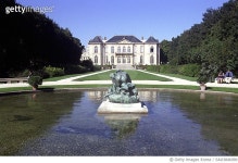 SAO3846090 | 게티이미지코리아 | Exterior of the Auguste Rodin Museum in Paris, France. Rights-Managed 이미지