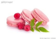 1363840628 | 게티이미지코리아 | Pink raspberry macaron cookies,Close-up of macaroons against white background Royalty-Free 이미지