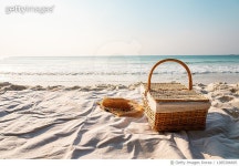 1385306695 | 게티이미지코리아 | Picnic basket by the seaside Royalty-Free 이미지