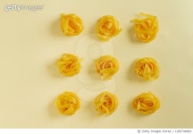 1389748960 | 게티이미지코리아 | Flat lay top view fettuccine pasta on a yellow pastel background copy Royalty-Free 이미지