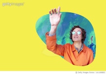 1411088803 | 게티이미지코리아 | Man inside a virtual world, framed by yellow copy space Royalty-Free 이미지