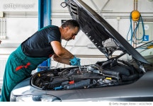 1423278438 | 게티이미지코리아 | Auto mechanic service and repair Royalty-Free 이미지