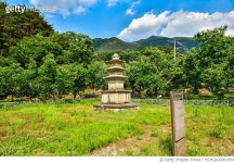 MZHQA22001994 | 게티이미지코리아 | 경북, 청도군, 문화재, 석탑, 불탑, 장연사지 동·서 삼층석탑(보물) Rights-Managed 이미지