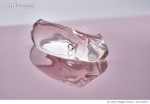 1447392927 | 게티이미지코리아 | The texture of the cosmetic gel on a pink background. Royalty-Free 이미지