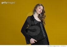 1476060217 | 게티이미지코리아 | Fashionable young woman on plain background Royalty-Free 이미지
