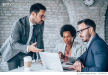 1557281087 | 게티이미지코리아 | Business persons on meeting in the office. Royalty-Free 이미지
