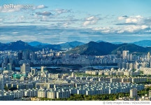 MZAJA25000080 | 게티이미지코리아 | 서울 강남구 구룡산에서 촬영한 서울 풍경 Rights-Managed 이미지