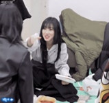오늘의유머 - [여자친구] 유주 : 엄지야, 여기여기여기여기! 빨리빨리!! [여자친구] 유주 : 엄지야, 여기여기여기여기!  빨리빨리!!