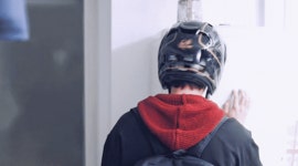 전체 게시판 - 강서준 지우네집 처음으로 몰래 들갔을때 왜 헬멧 안벗고 갔냐
