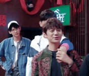 향밀 안향밀 나 진짜 얘처럼 남자들한테 막 안기고 치대는 남자 못봤어(주어.등륜)ㅋㅋㅋ - 드영배 카테고리