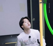 지민이 비눗방울 한번에 성공하고 놀라는거까지 ㄱㅇㅇ - 지민(BTS) 카테고리