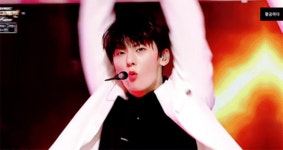 제작년 라이징썬느낌 - 황민현 카테고리