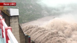 Police issues alert in view of heavy rainfall in J&K’s Reasi | News - Times of India Videos
