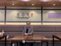 타임스퀘어점은 10년째 매출 신장해 연간 20억원이 넘어섰죠. - TENANT news