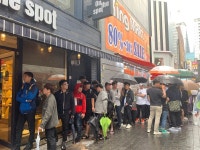 글로벌 상권 서울 명동, 신발 매출 신기록 세운다 - TENANT news