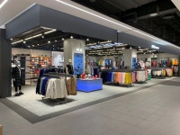 엠엘비(MLB), 동부산 롯데프리미엄아울렛에 초대형 매장 연다 - TENANT news