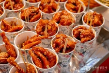 Sokcho Tourist & Fishery Market (Formerly, Jungang Market) (속초 관광수산시장 (구: 중앙시장)) - Shopping - Korea travel and... 