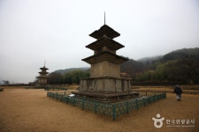 경주 감은사지 - 경상북도 경주시 - 가볼만한곳 - 관광지랭킹