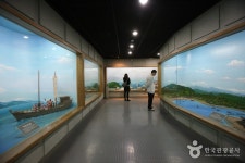 Jinhae Museum of Changwon City (창원시립진해박물관) - Korea Tour Ranking